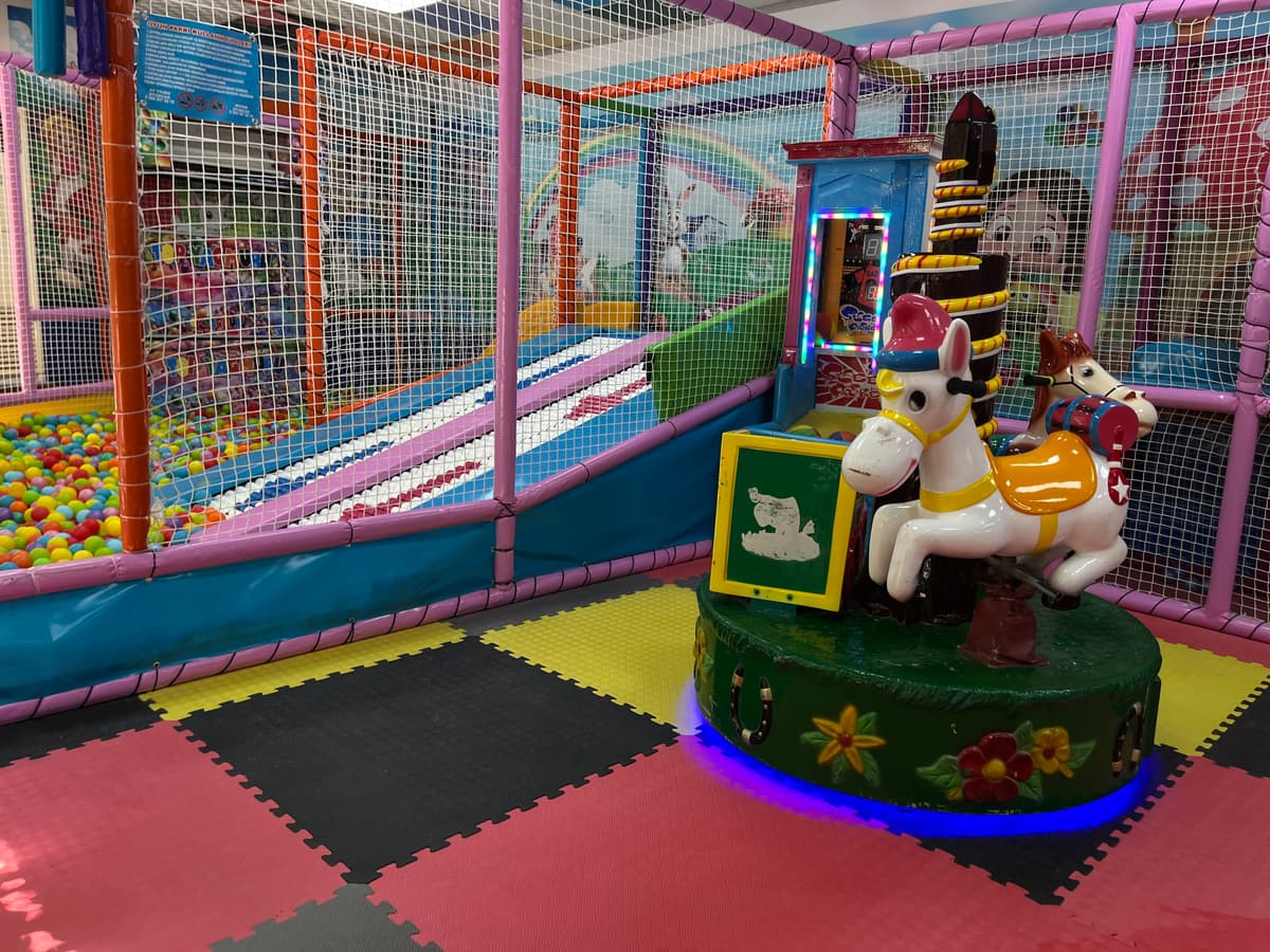 Devasa Çocuk Oyun Parkı